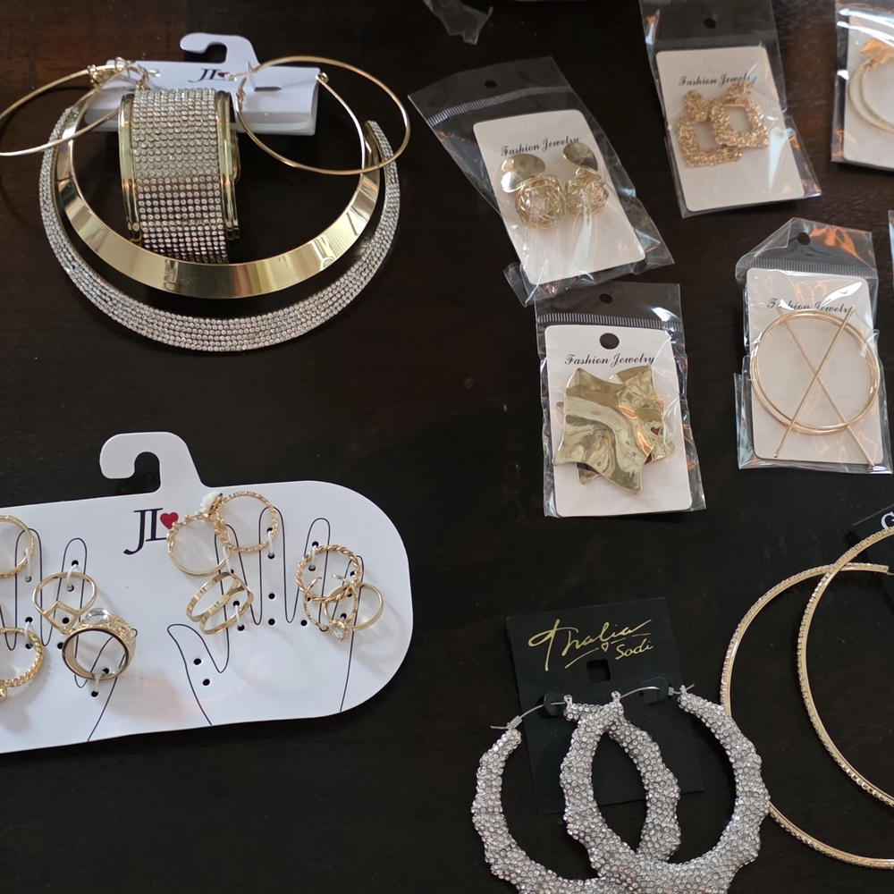 Lot of Gold Fashion Women's Jewelry Set
